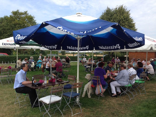 Spiele und Quiz sorgen für Unterhaltung beim Sommerfest